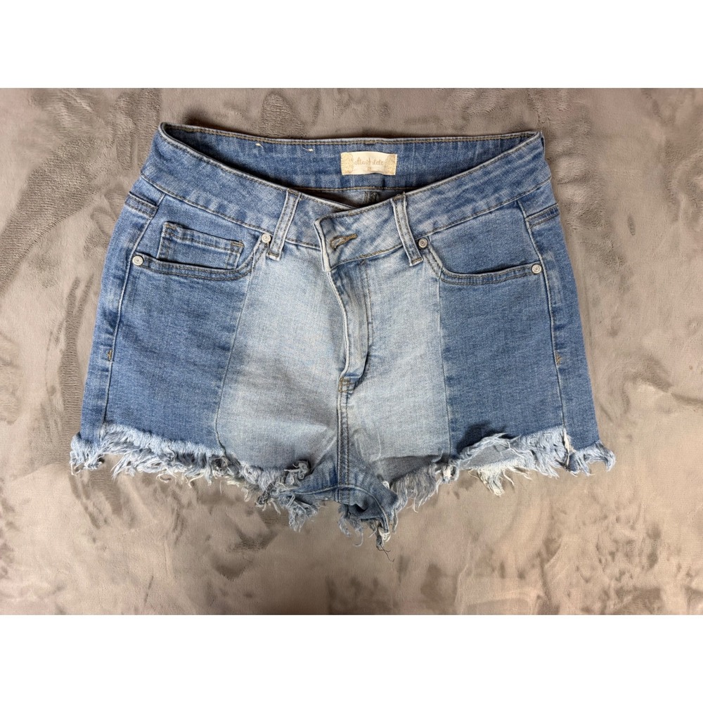 Altar'd State Womens Light Wash High Waisted Frayed Hem Denim Shorts Size 28